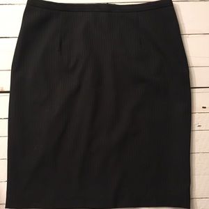 Ann Taylor Black pinstriped pencil skirt.Size 10.